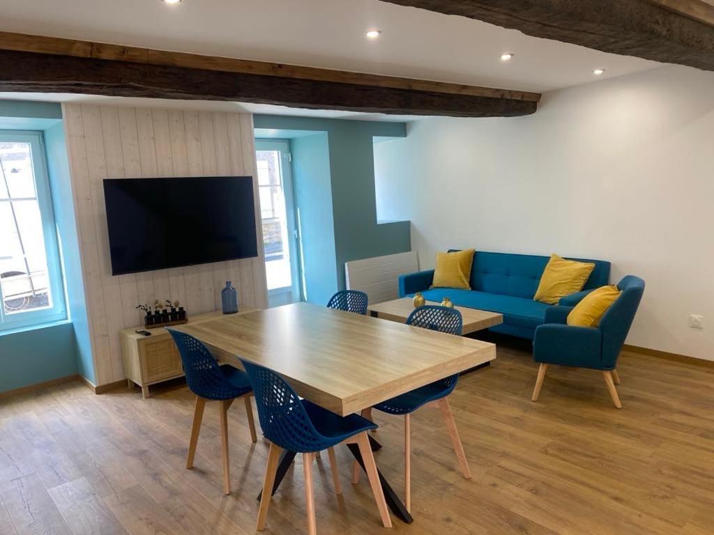 Hébergement de vacances Maison Prive De Bourg 4 Personnes *